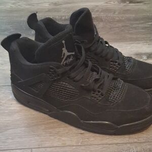 Jordan 4s